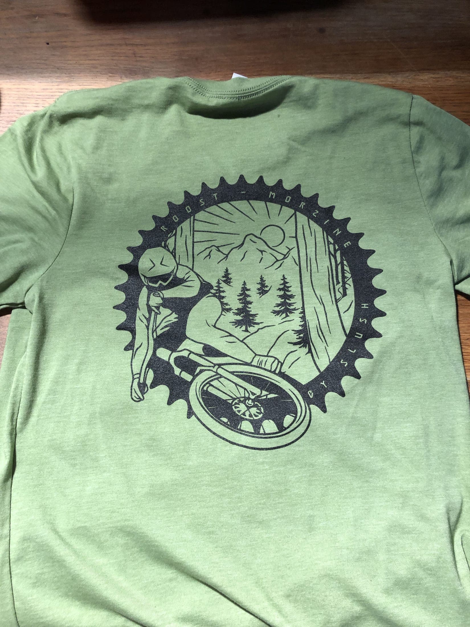T-shirt vert d’eau, impression circulaire une couleur